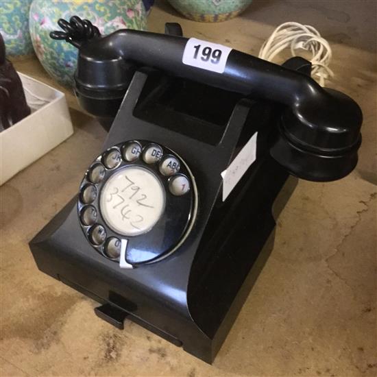 Black bakelite telephone